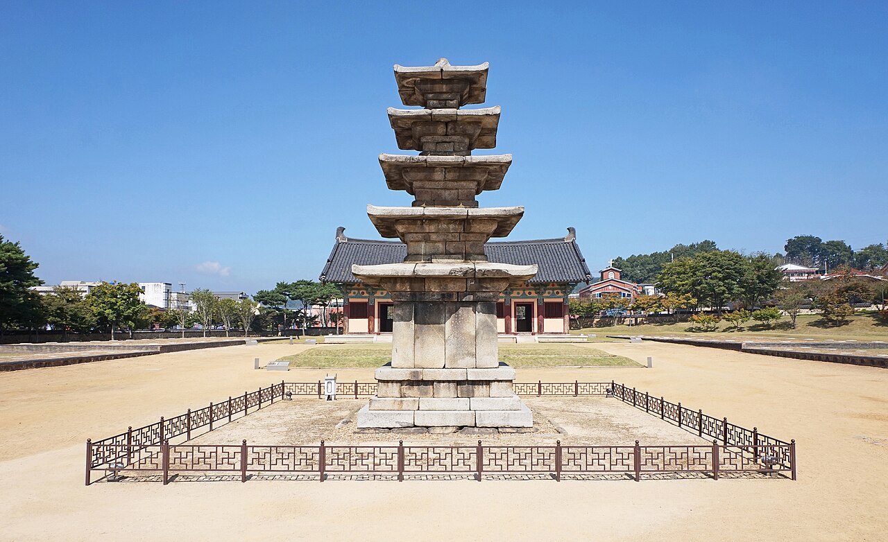Jeongnimsa Temple 02.jpg
