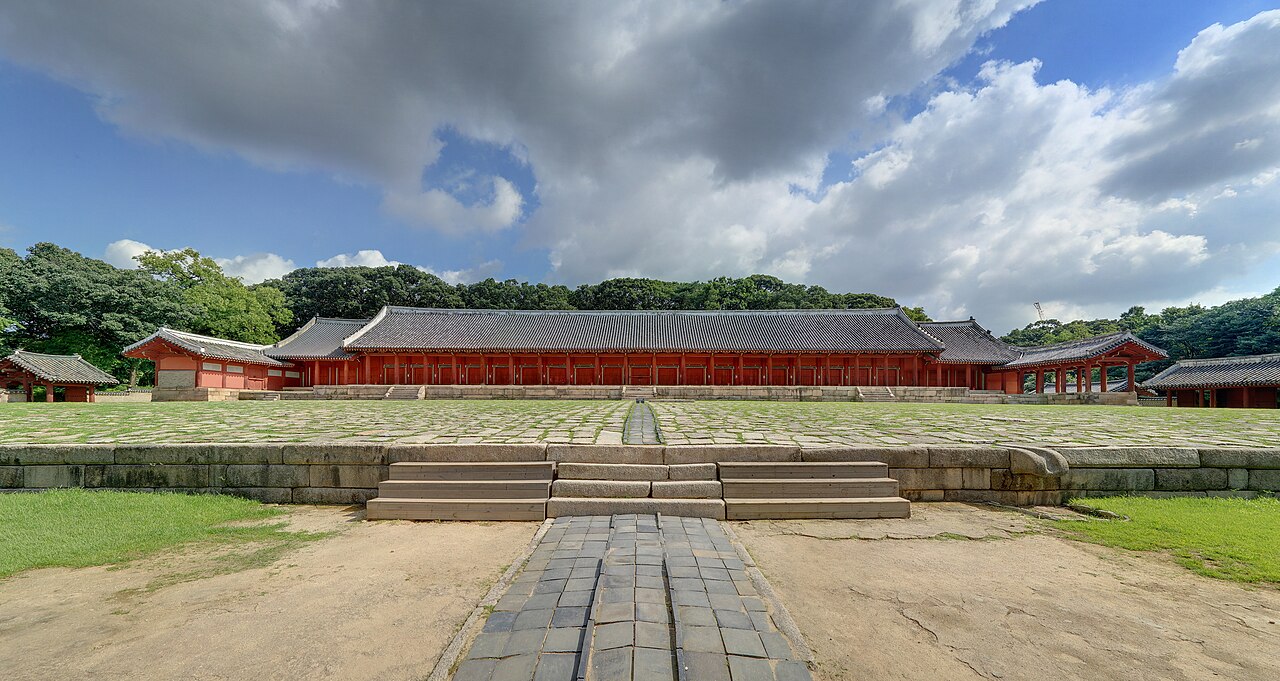 Jeongjeon, Jongmyo (Summer, 2013).jpg