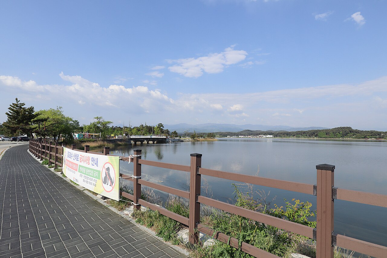 Gyeongpo Lake 20220502 002.jpg