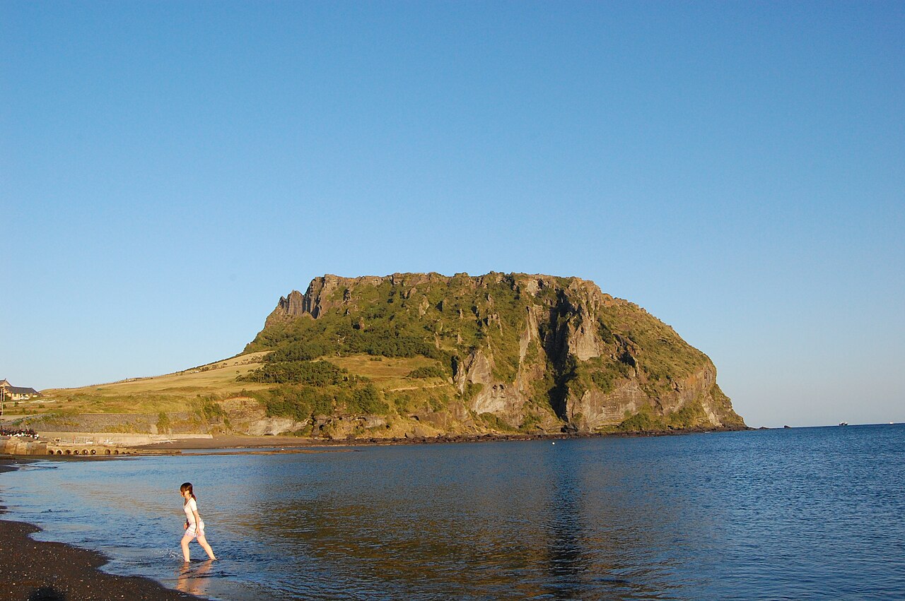 Seongsan Ilchulbong, Jeju Island.jpg